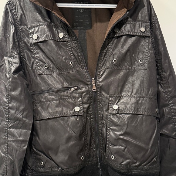 ๐ฅ๐ฅ๐ฅGuess Black Windbreaker Sporty Jacket with excellent condition - Picture 7 of 9